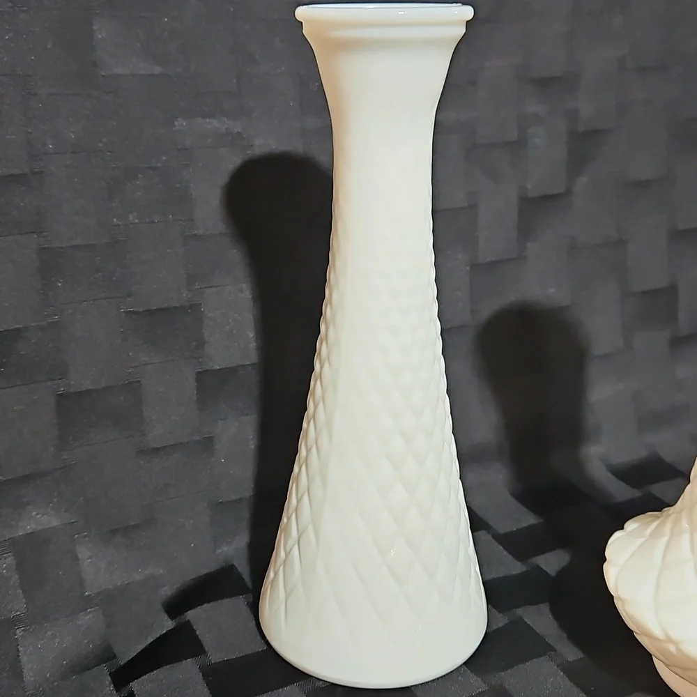 Vintage White Milk Glass Diamond Quilted Bud Vases – 